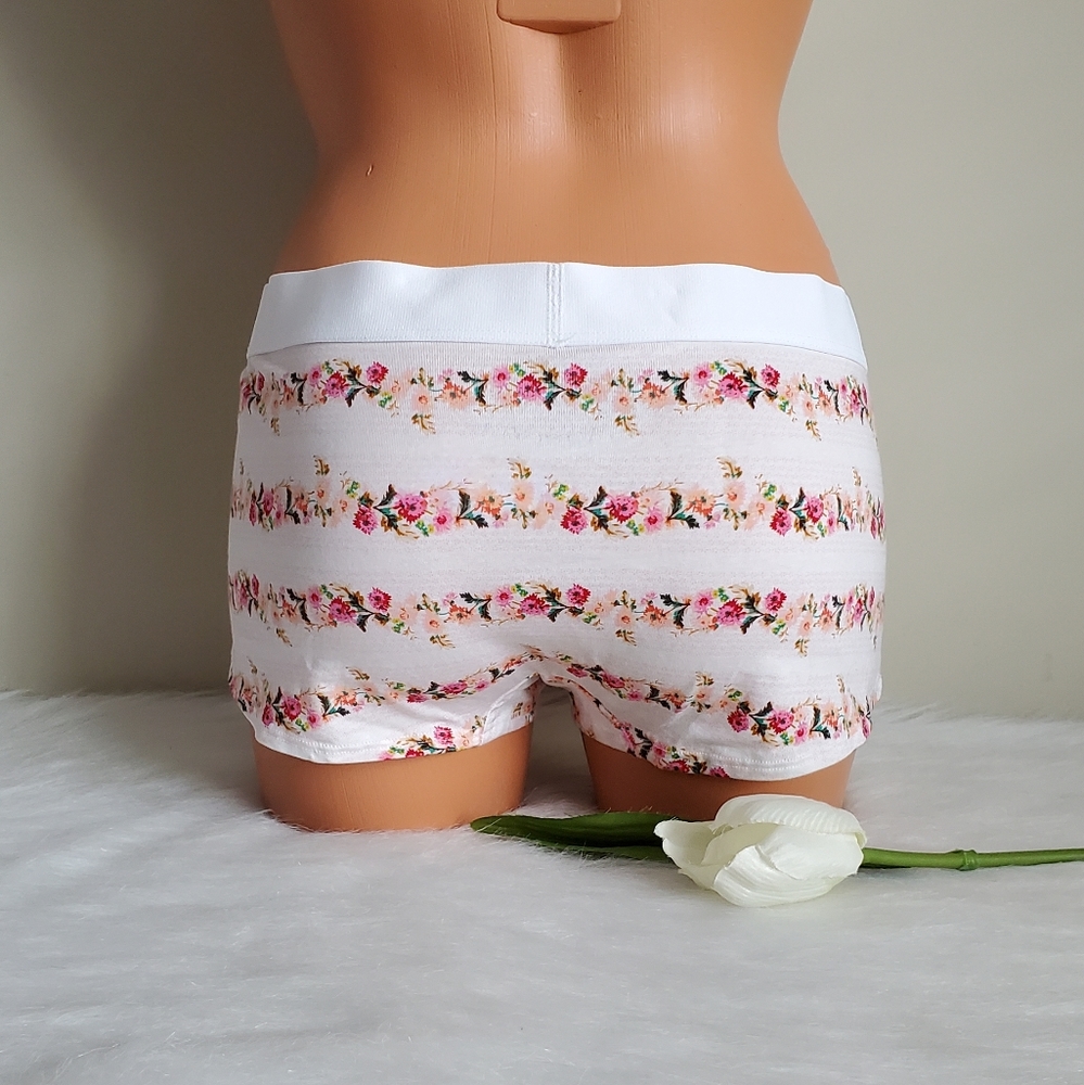 VICTORIA'S SECRET SHORTIE PANTY SIZE L - Picture 2 of 3